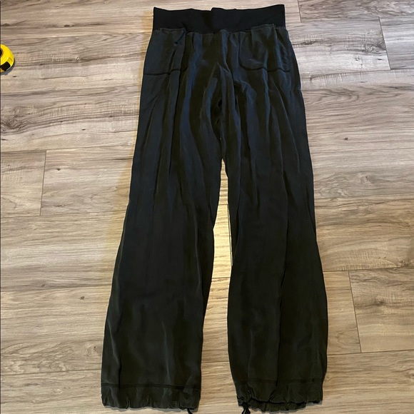 lululemon athletica Pants - Lululemon move me pants size 10 VGUC